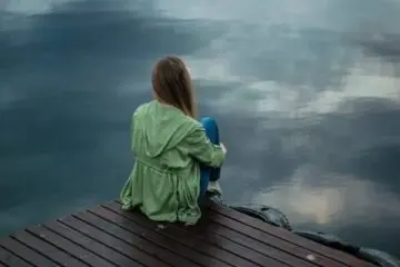 alone-back-view-boardwalk