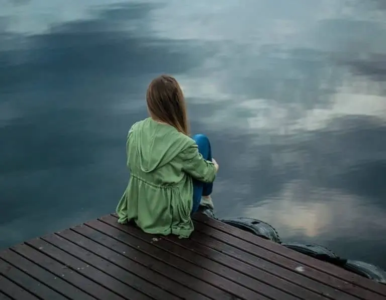 alone-back-view-boardwalk