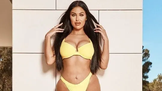 Anna - Love Island