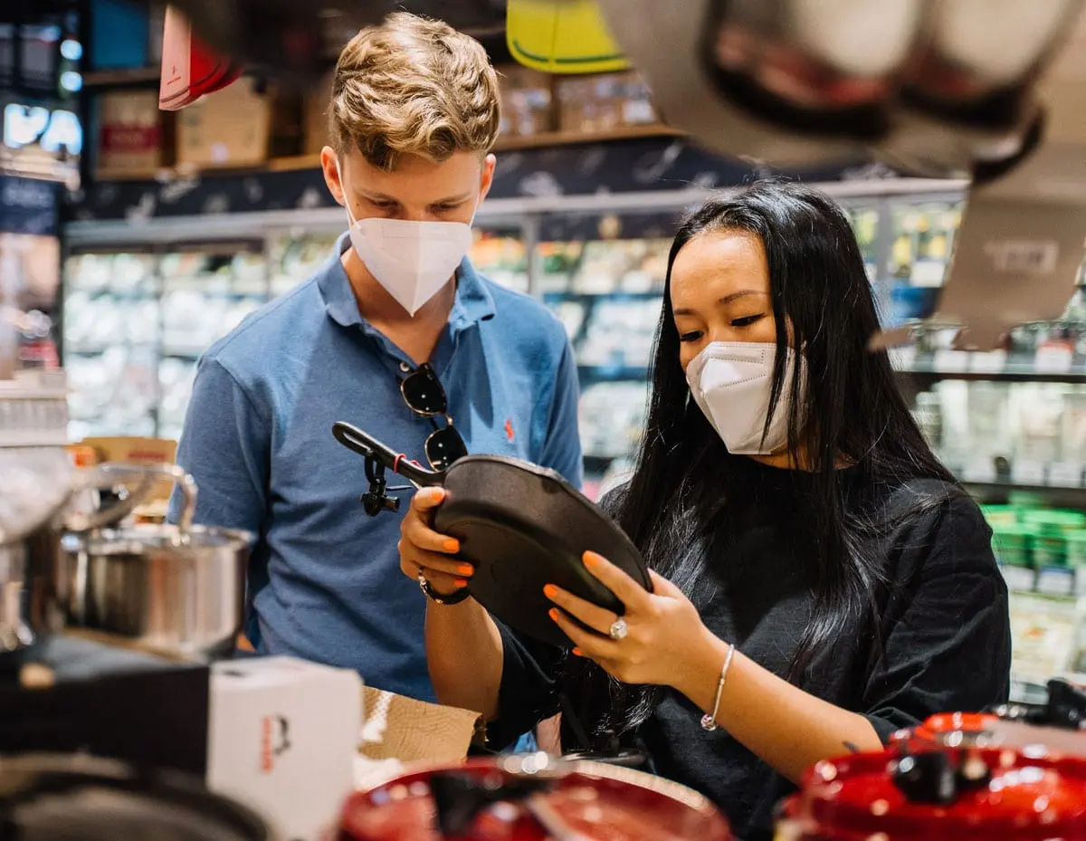 Shopping with masks