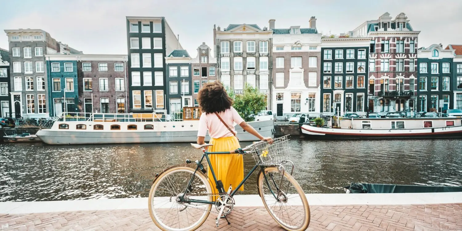 7 Simple Ways to Save Money While Traveling in 2025