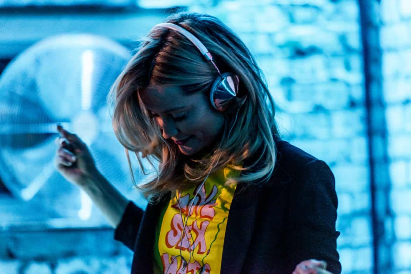 Laura Whitmore DJ